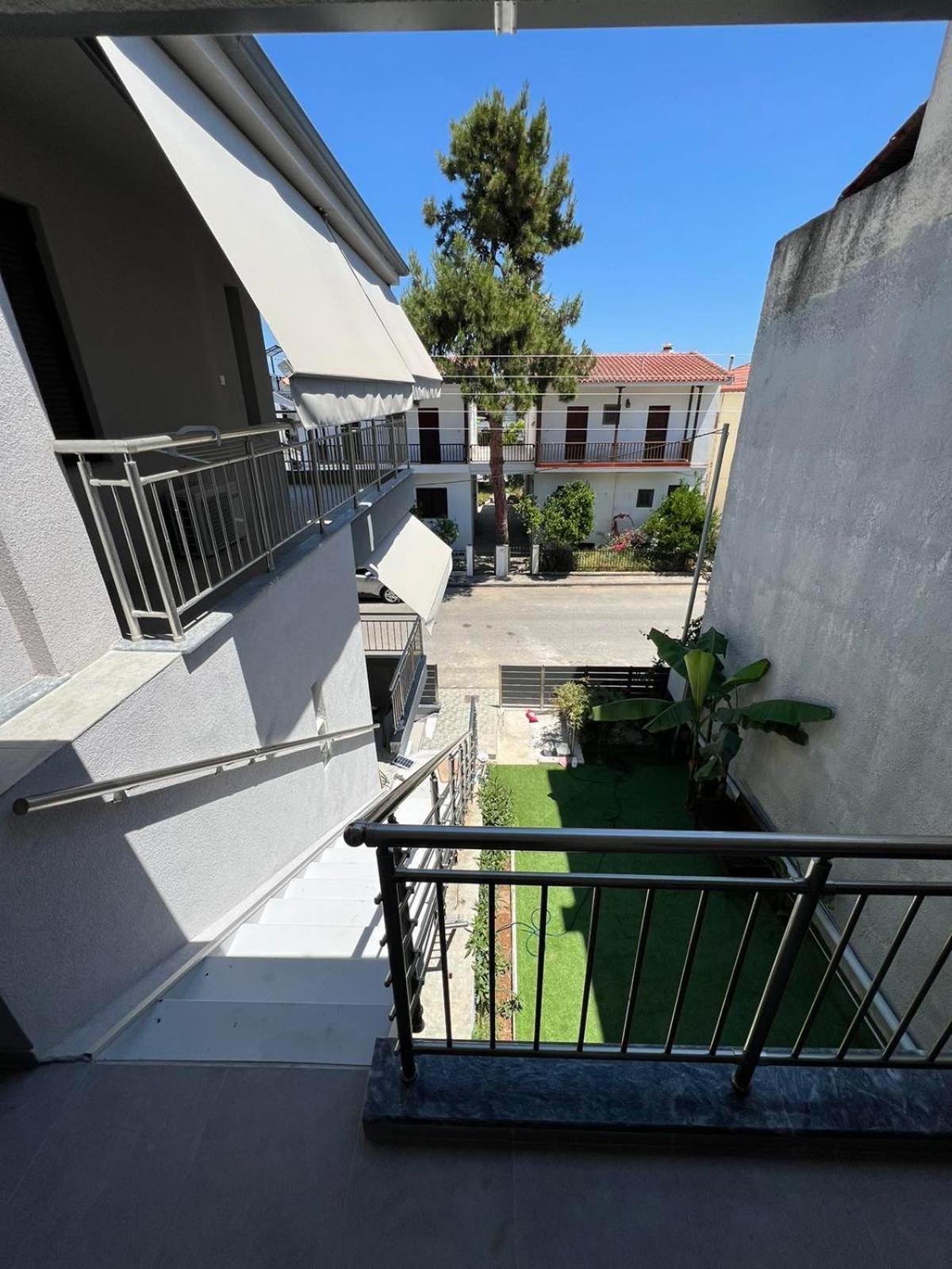 Summer Season Apartment *